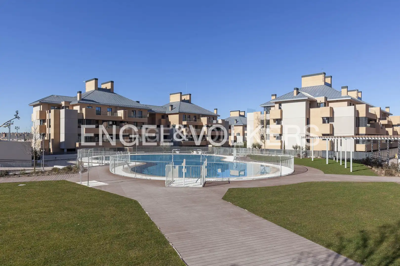 Vista exterior de Piso en venta en Majadahonda con Aire acondicionado, Calefacción y Terraza