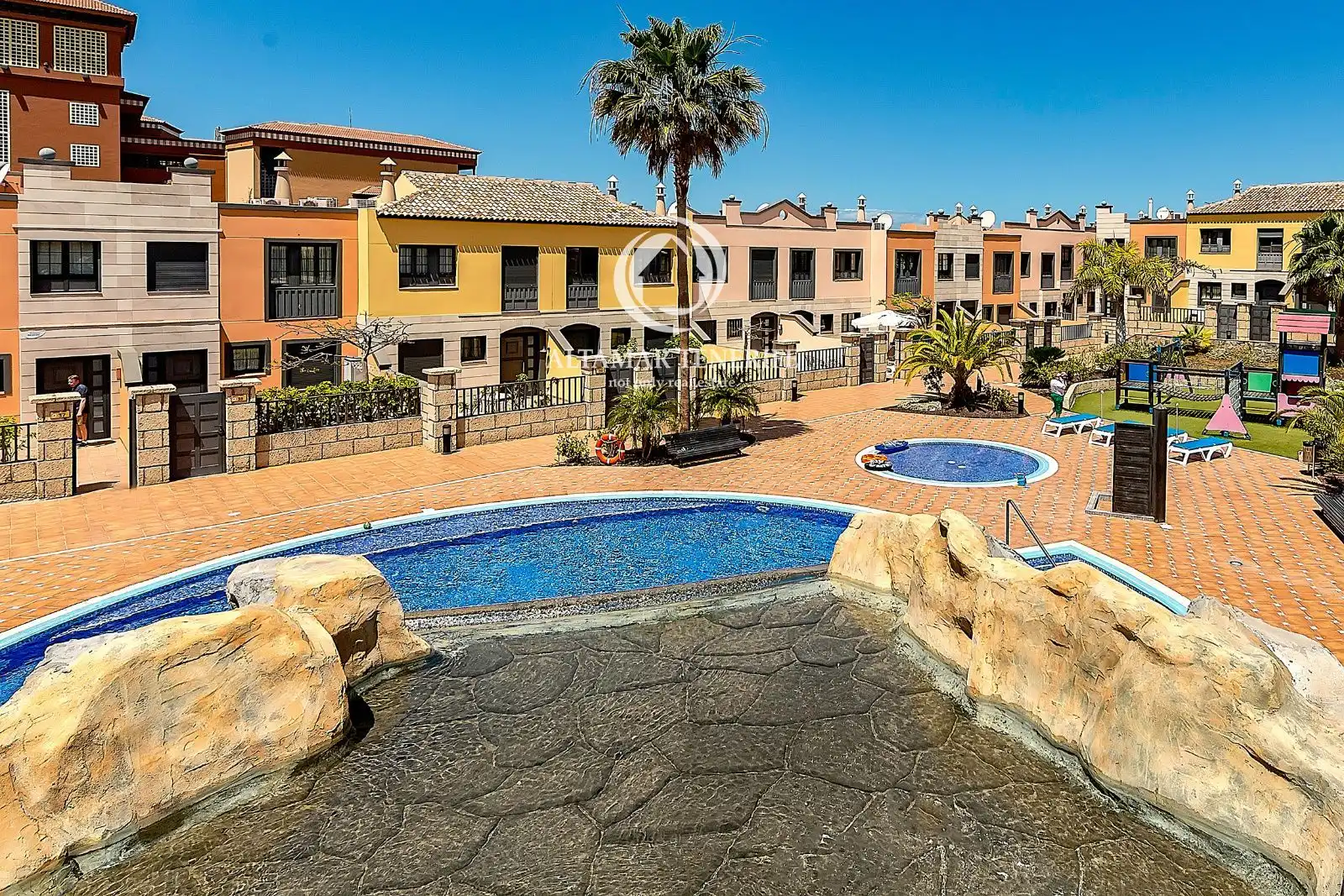 Casa adosada de alquiler en La Enramada, La Caleta