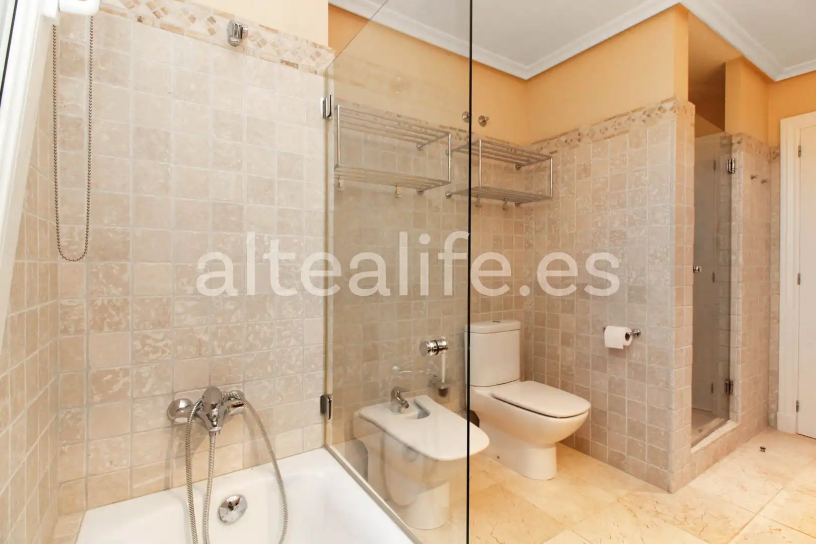 Baño de Apartamento en venta en Altea con Aire acondicionado, Calefacción y Jardín privado