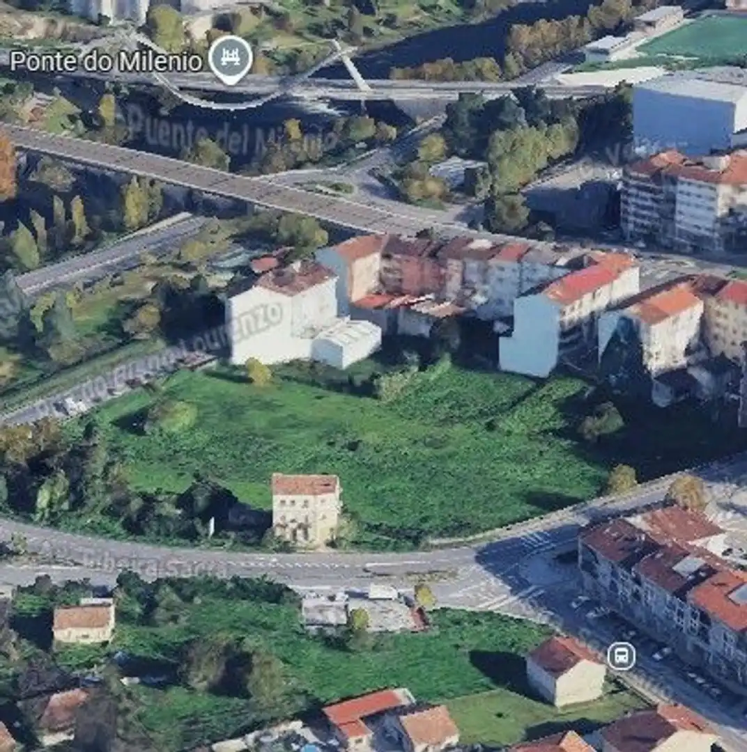 Terrain rustique à vendre à Calle Xoán Vicente Viqueira 5