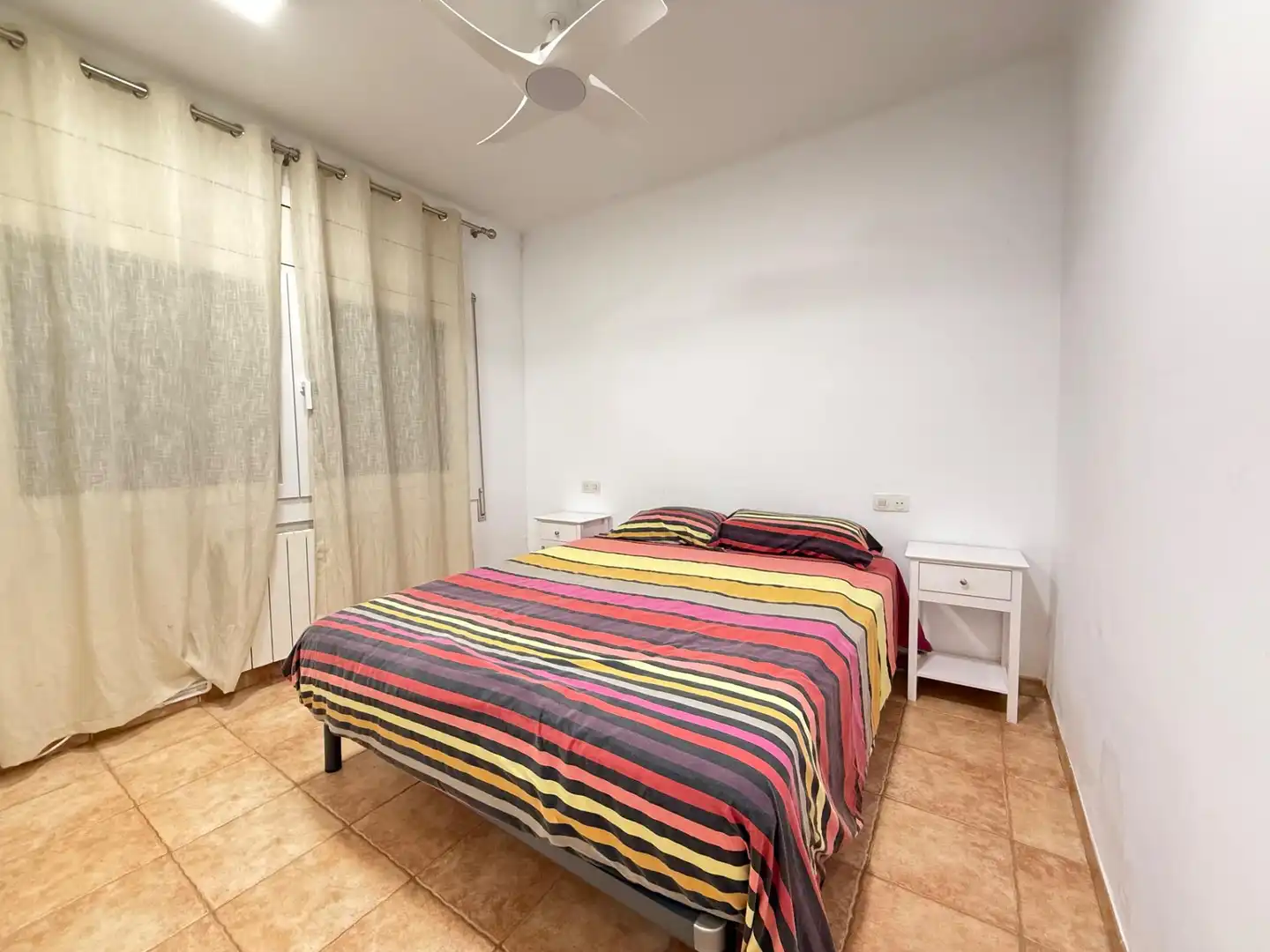 Habitación de Piso de alquiler en Castell d'Aro, Platja d'Aro i s'Agaró con Calefacción, Terraza y Amueblado