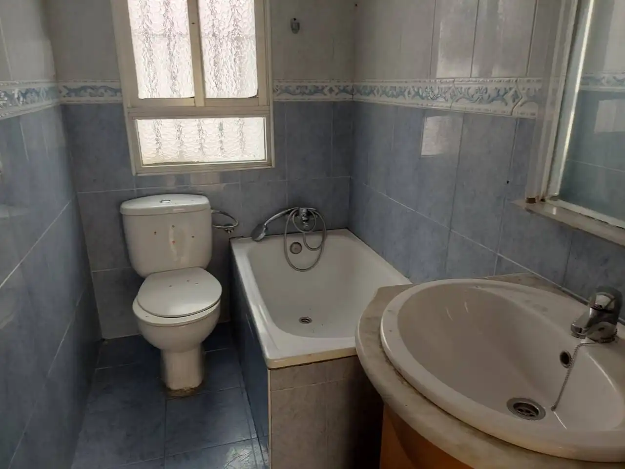 Bathroom of Flat for sale in Cádiz