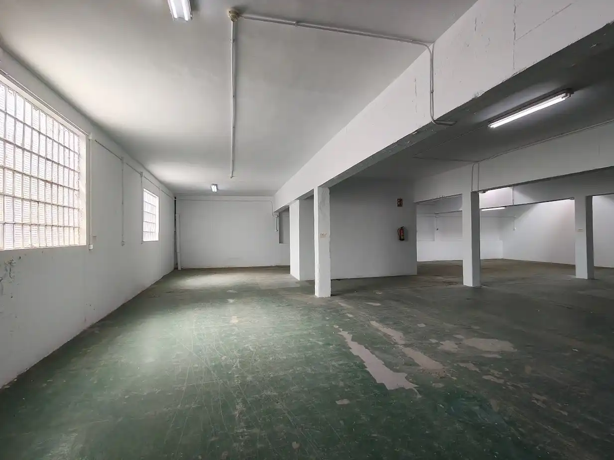 Nau industrial en venda en Sant Boi de Llobregat