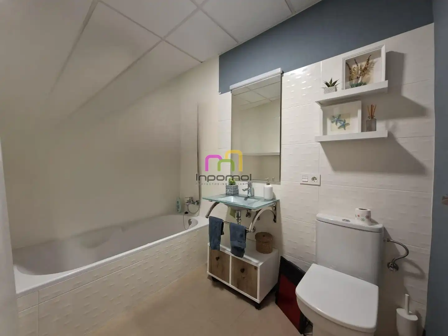 Bany de Apartament de lloguer en Badajoz amb Calefacció i Moblat