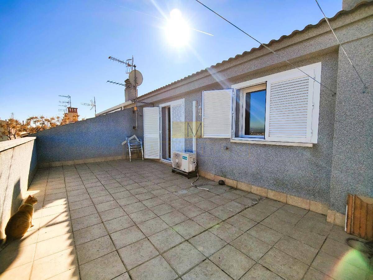 Terrace of House or chalet for sale in Vilanova i la Geltrú  with Air Conditioner, Heating and Private garden