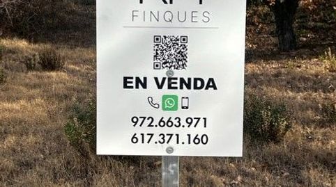 En venta parcela a dos calles en Urb. Mas Llunés.