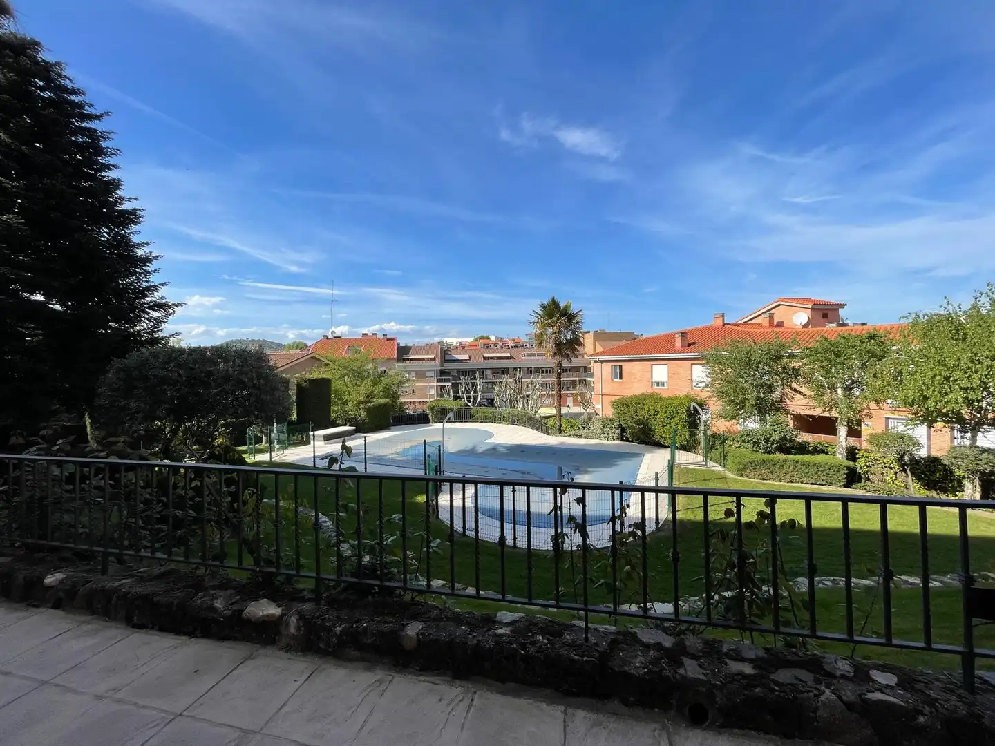 Vista exterior de Dúplex en venta en San Agustín del Guadalix con Aire acondicionado, Calefacción y Parquet