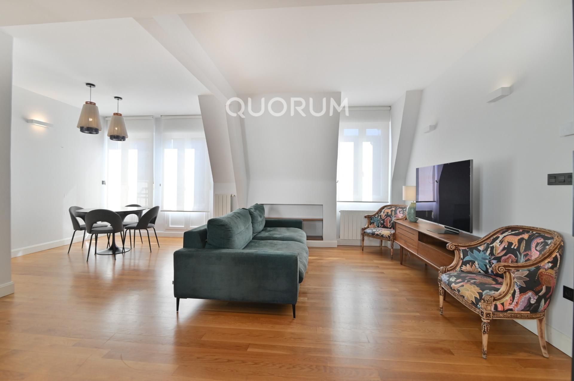 Sala d'estar de Pis en venda en Bilbao  amb Calefacció i Balcó