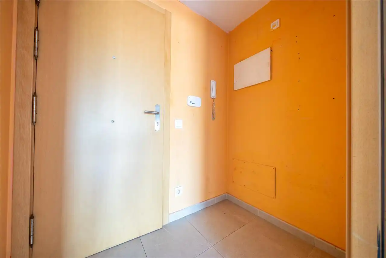 Piso en venta en Celrà con Balcón