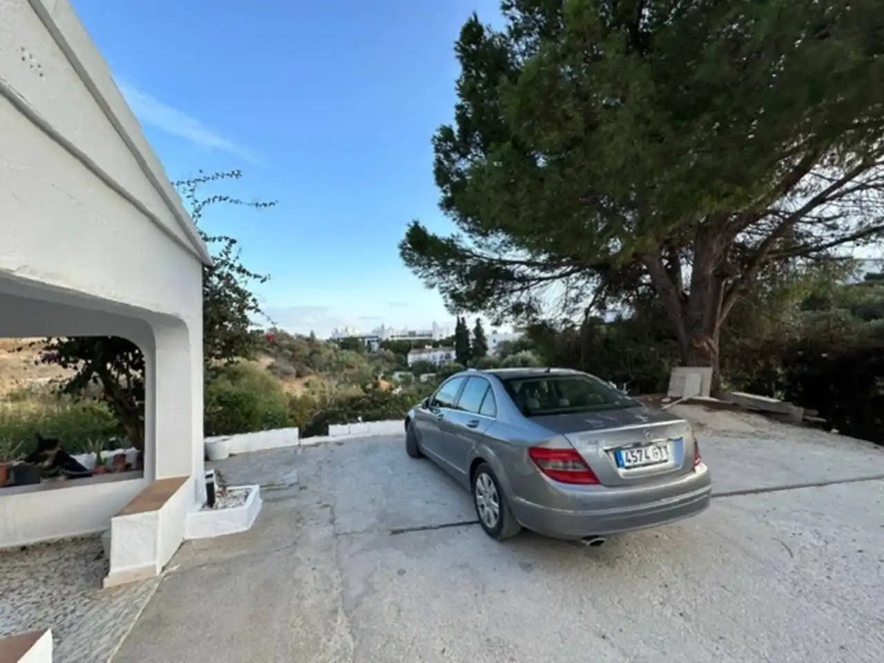 Außenansicht von Country house zum Verkauf in Estepona mit Heizung, Privatgarten und Terrasse