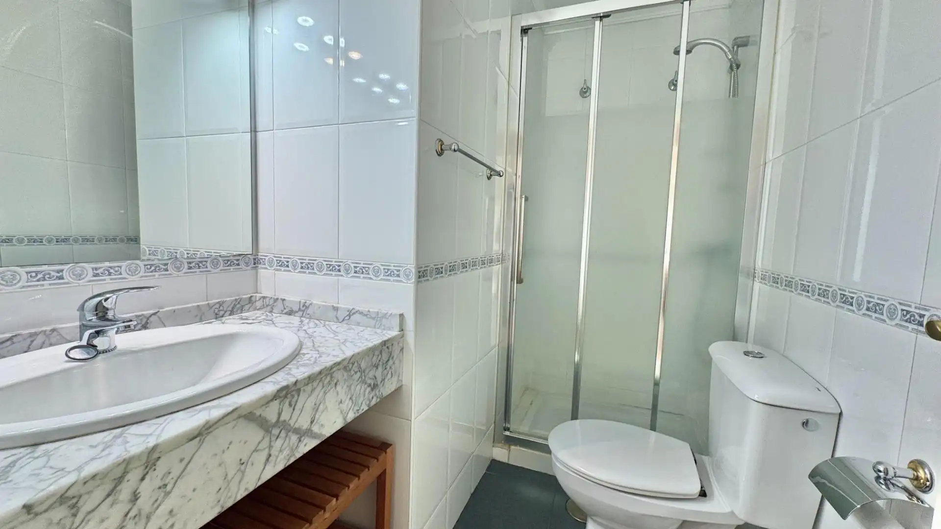 Bany de Pis en venda en Málaga amb Aire condicionat, Calefacció i Terrassa