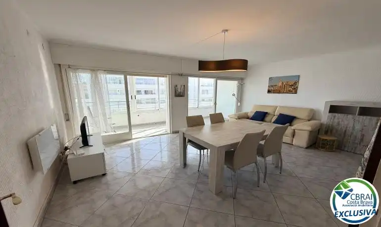 Apartamento con piscina en venta en Avinguda de la Gola de l'Estany, imagen 2