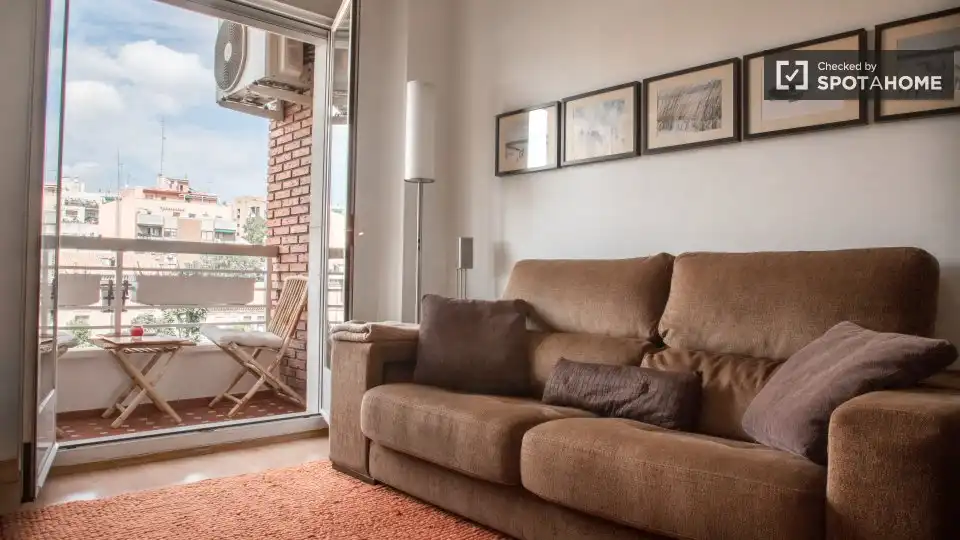 Flat with terrace to rent in Retiro