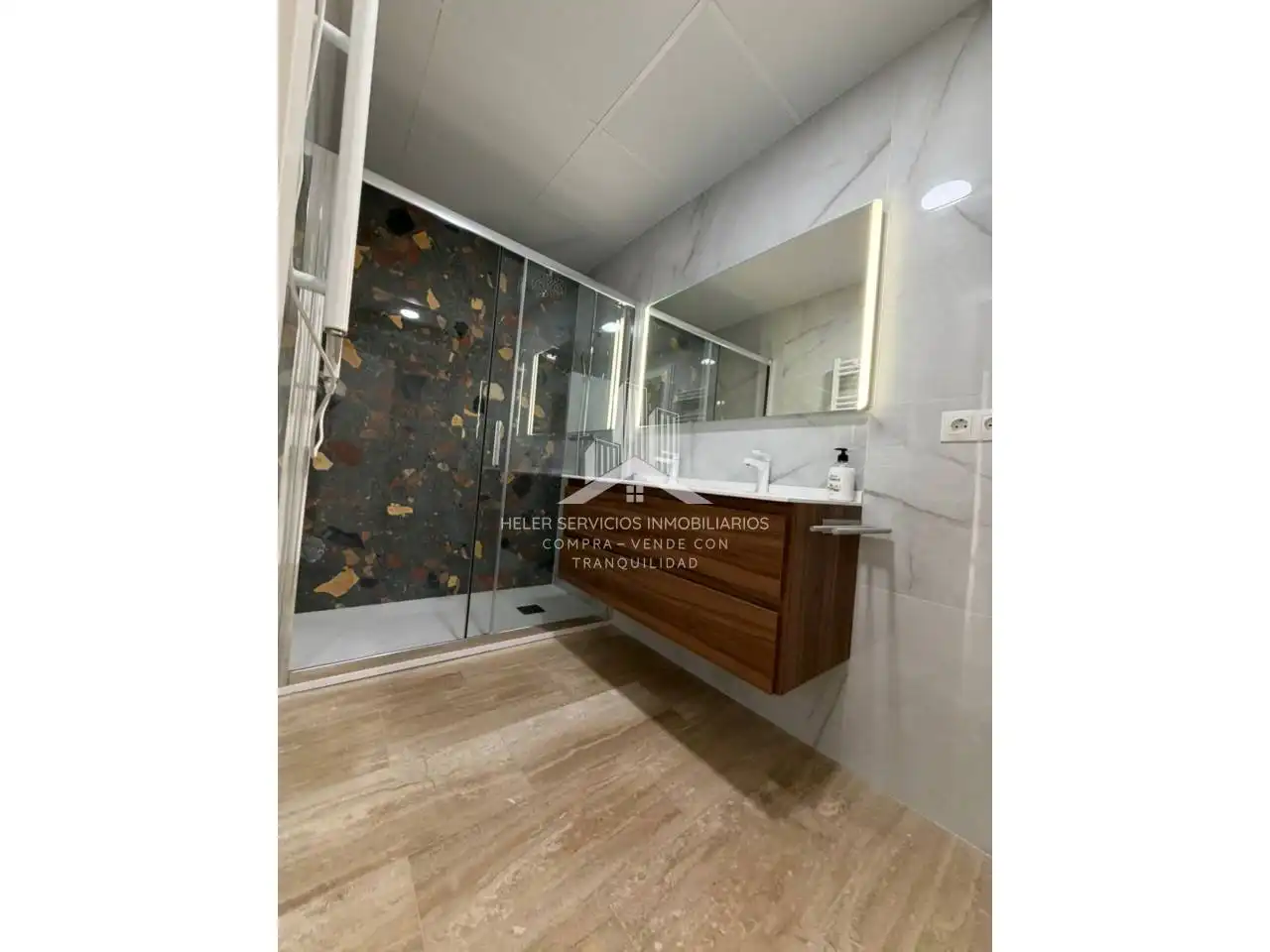 Baño de Piso de alquiler en Castellón de la Plana / Castelló de la Plana con Parquet y Amueblado