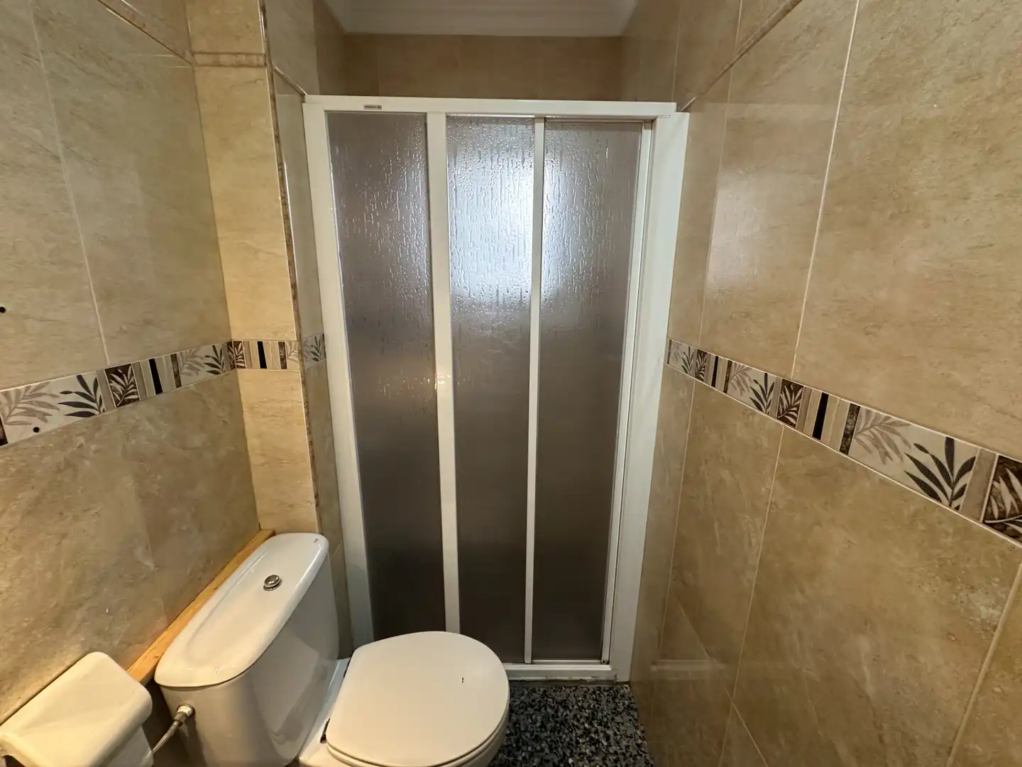 Bathroom of Flat for rent in Girona  with Furnished, Oven and Washing machine