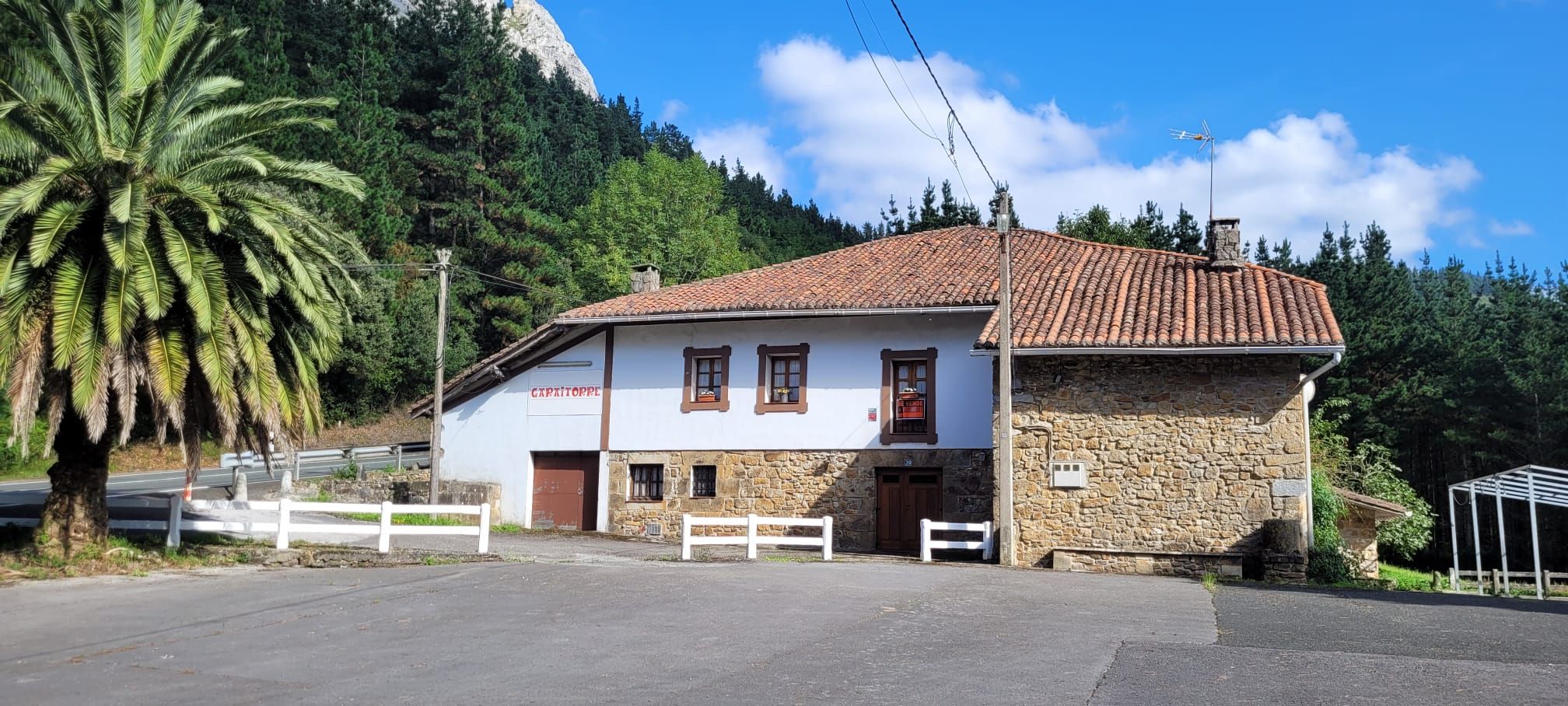 Vista exterior de Casa o xalet en venda en Mañaria amb Jardí privat, Traster i Moblat