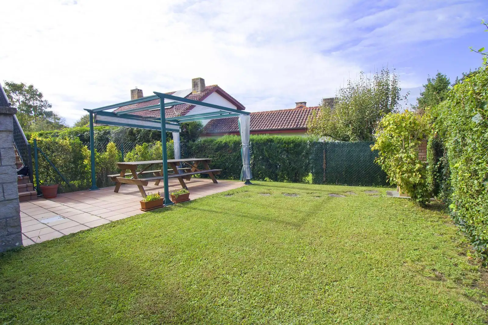 Appartamento con giardino in vendita a Galizano
