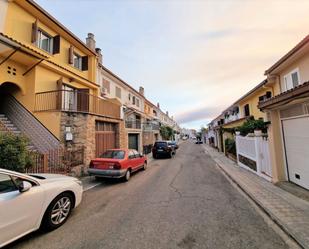 Vista exterior de Casa o xalet en venda en Plasencia amb Terrassa i Traster