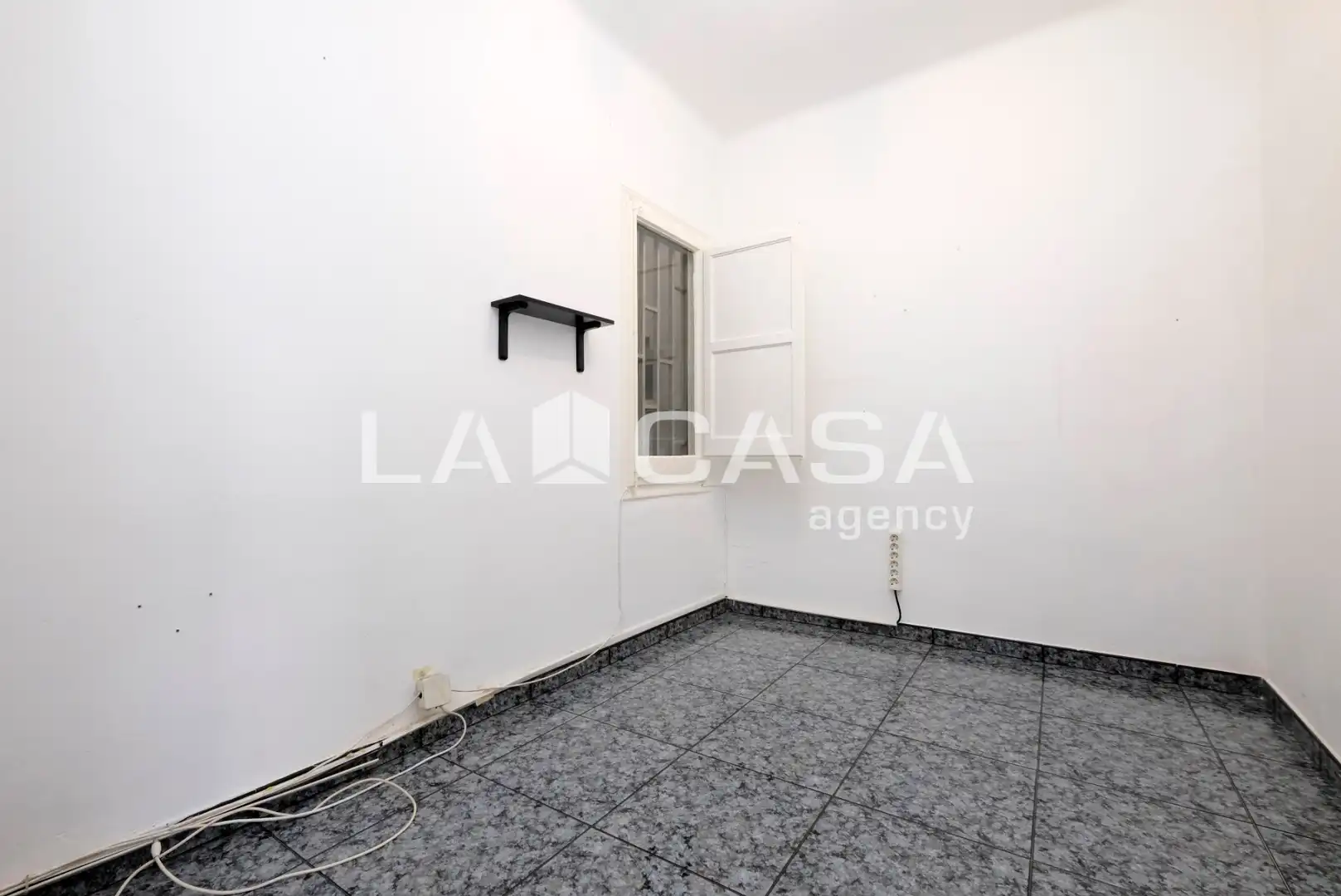Flat for sale in Barcelona  with Air Conditioner, Heating and Terrace