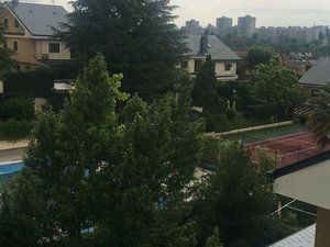 Vista exterior de Casa o xalet en venda en Pozuelo de Alarcón amb Jardí privat, Traster i Piscina