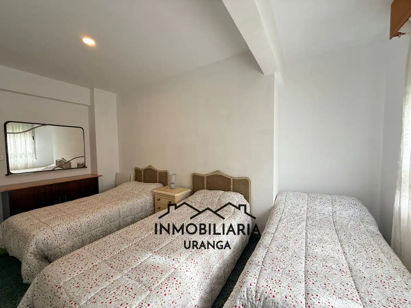 Piso en venta en Laredo con Calefacción y Terraza