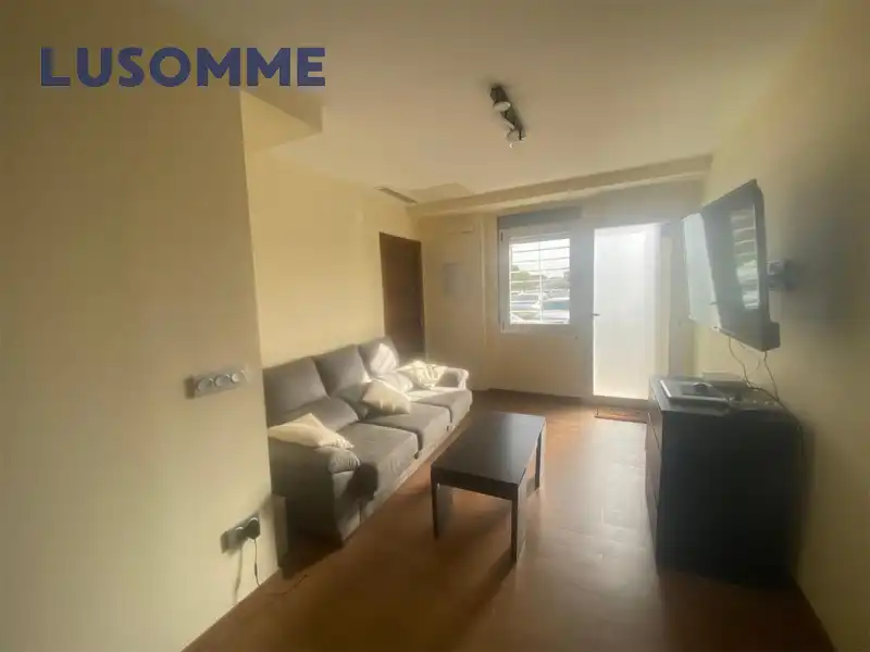 Vista exterior de Planta baja en venta en Valencia con Aire acondicionado y Horno
