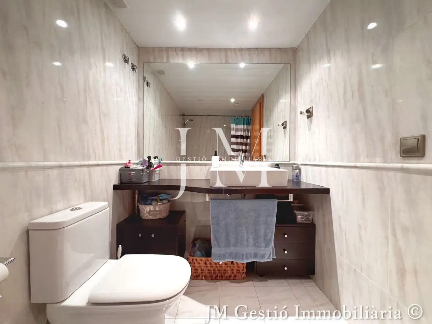 Badezimmer von Wohnung zum Verkauf in Terrassa mit Klimaanlage, Heizung und Parkett