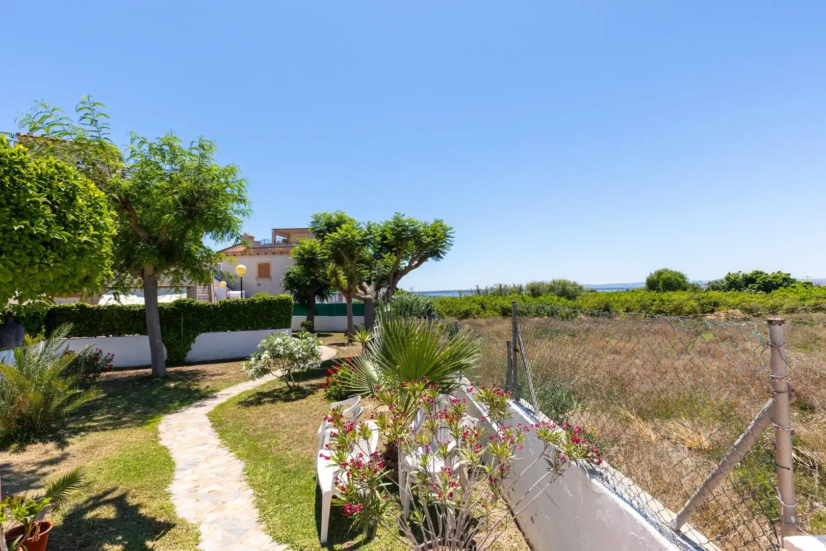 Jardín de Ático en venta en Guardamar del Segura con Aire acondicionado, Terraza y Piscina