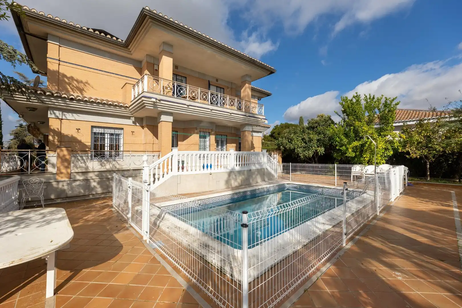 Chalet con piscina en venta en Rotonda del Almez