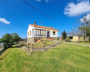 Vista exterior de Casa o xalet en venda en Villaviciosa amb Calefacció, Jardí privat i Terrassa