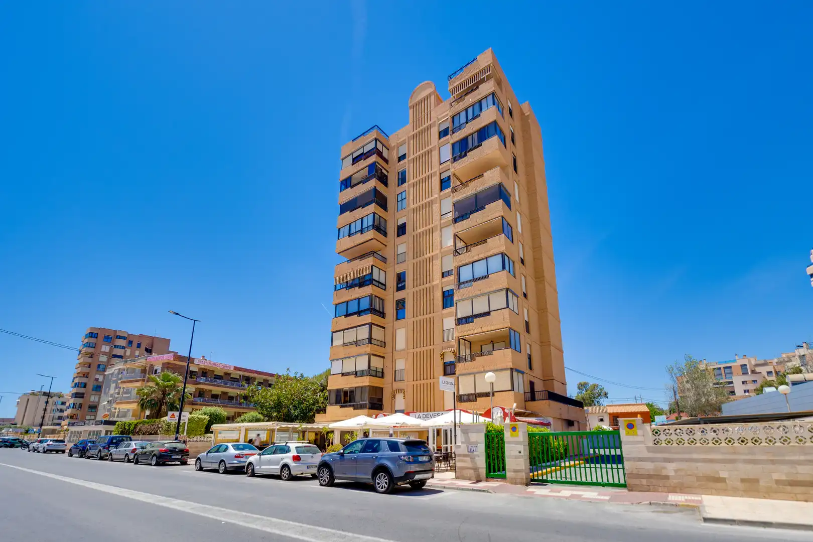 Vista exterior de Piso en venta en El Campello con Terraza