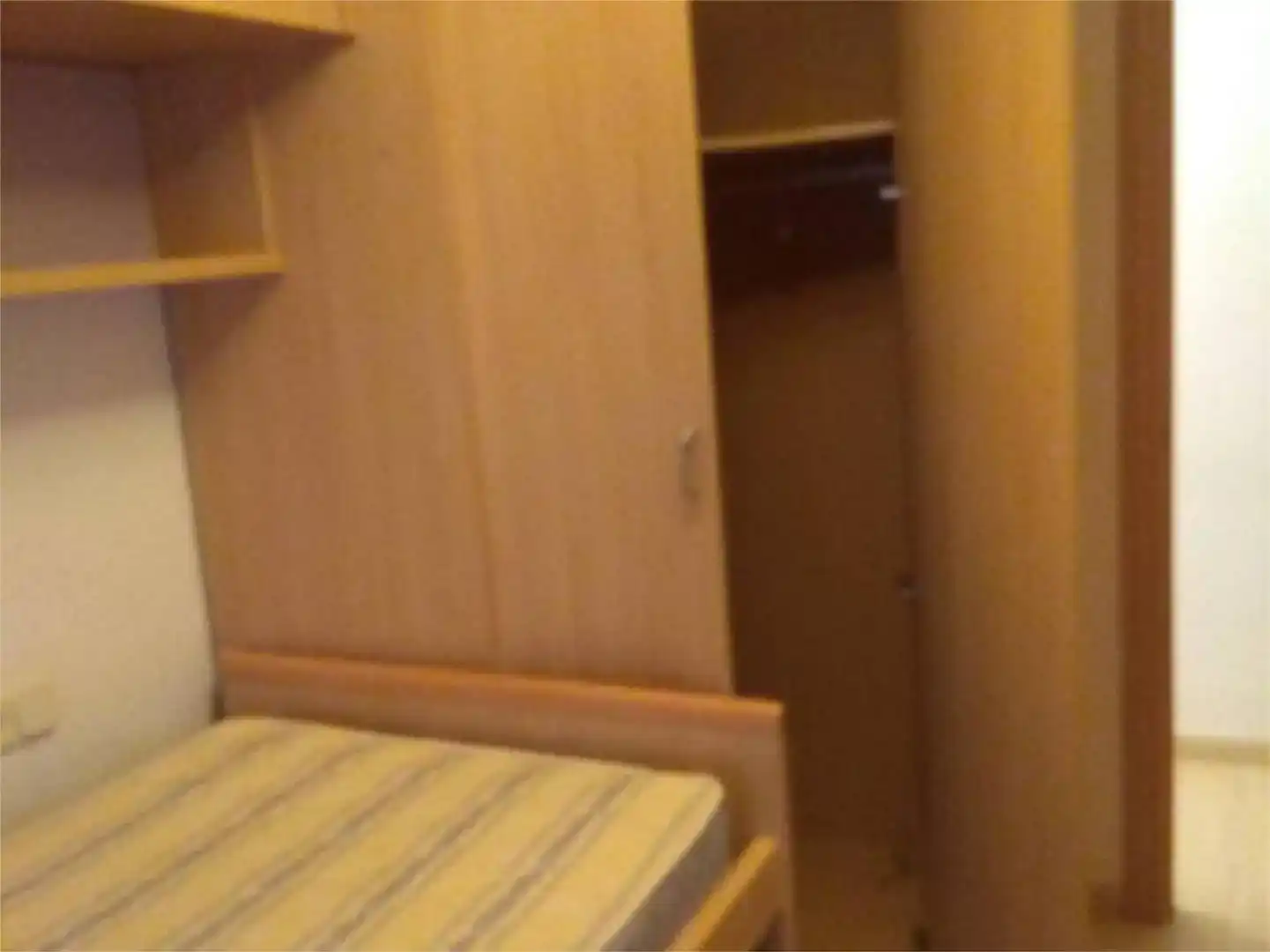 Dormitori de Casa adosada per a compartir en Jaén amb Moblat