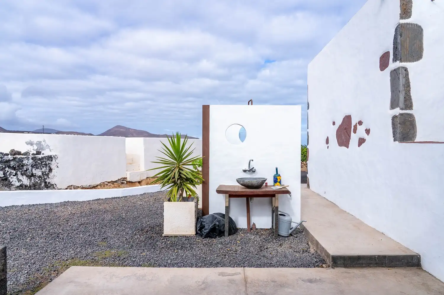 Casa con jardín en venta en Tinajo, imagen 2