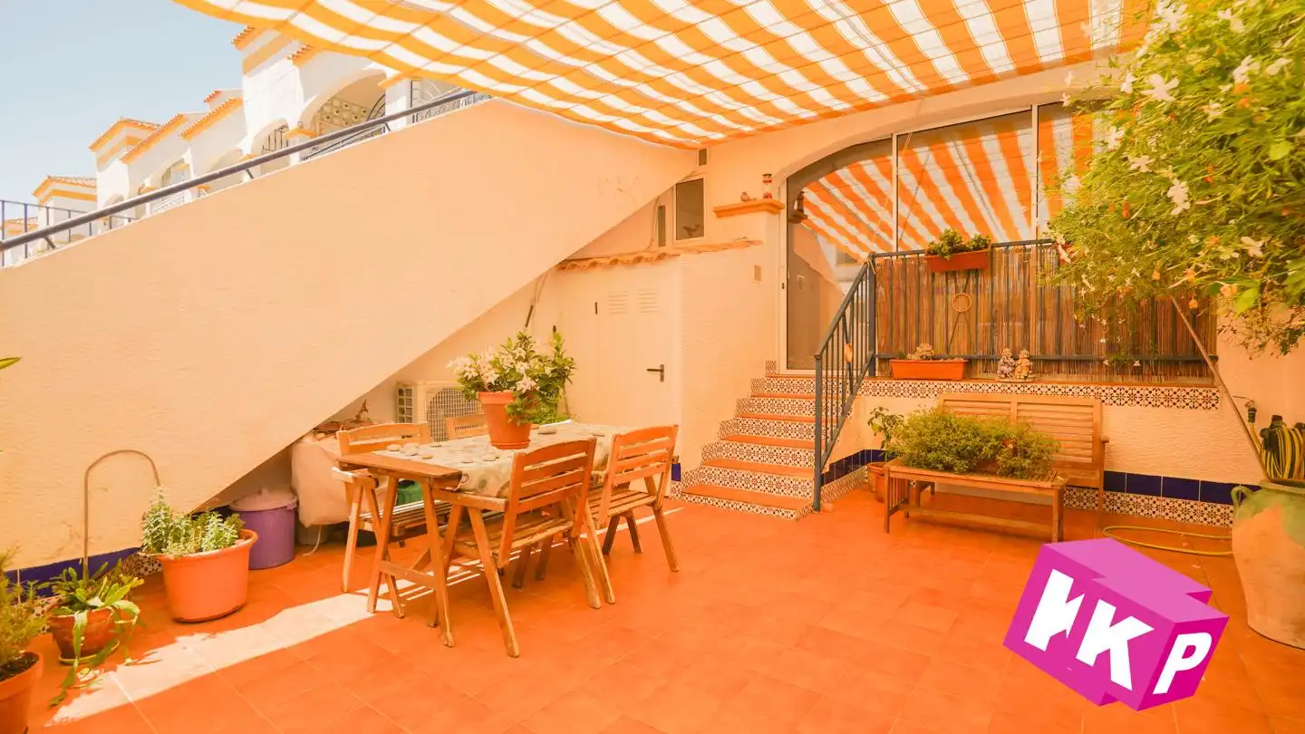 Bungalow con piscina in vendita a Avinguda D'Escandinàvia