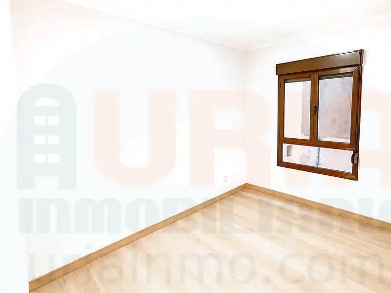 Schlafzimmer von Wohnung zur Miete in Oviedo 