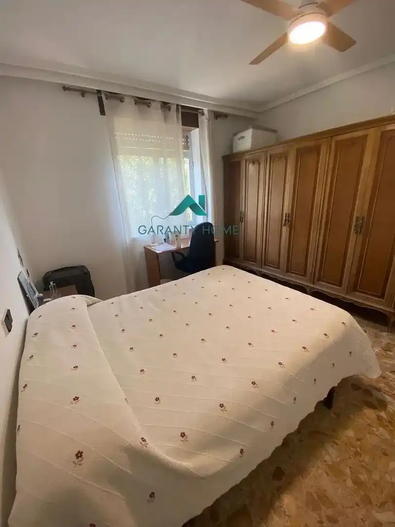 Bedroom of Flat for rent in Salamanca  with Heating, Furnished and Balcony