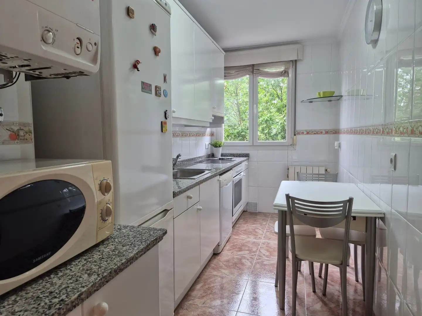 Küche von Wohnung zum Verkauf in Gijón  mit Heizung, Abstellraum und Schwimmbad