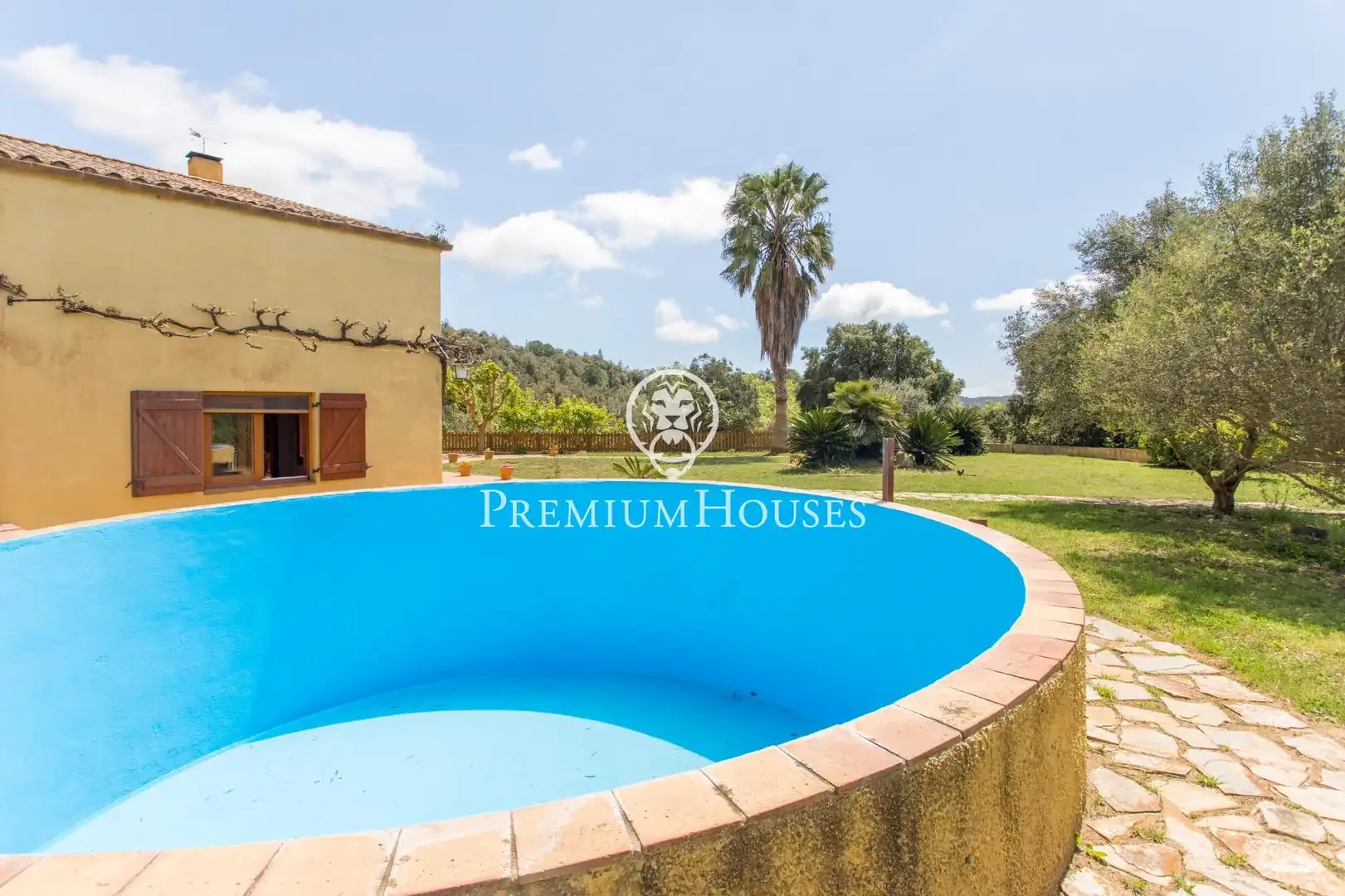 Piscina de Finca rústica en venta en Sant Iscle de Vallalta con Calefacción, Jardín privado y Terraza