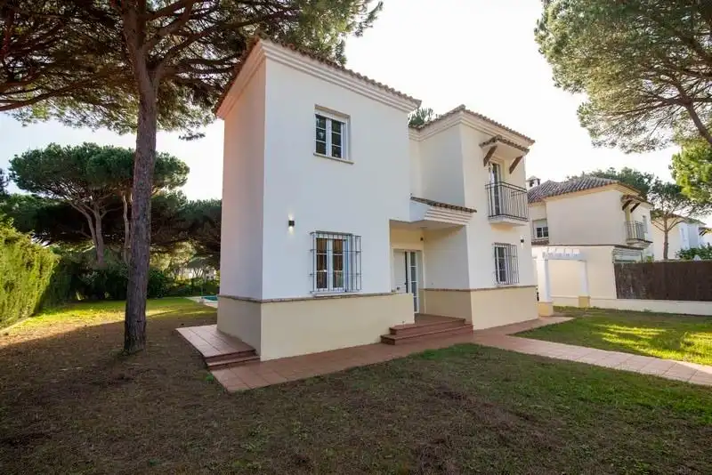 Vista exterior de Casa o chalet en venta en Chiclana de la Frontera con Aire acondicionado, Jardín privado y Trastero