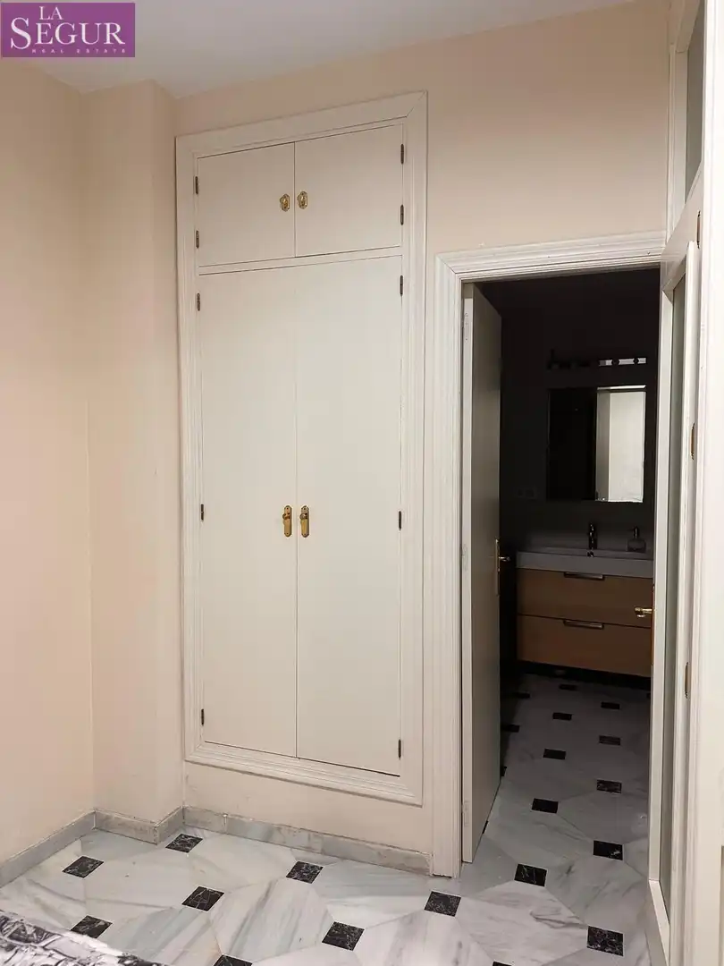 Dormitori de Apartament en venda en Cádiz