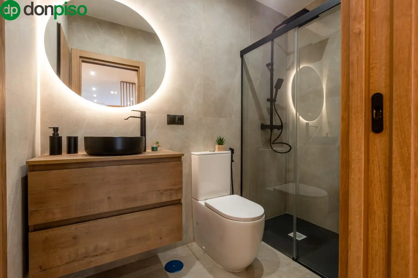 Bathroom of Study for sale in Granada  with Air Conditioner, Heating and Alarm