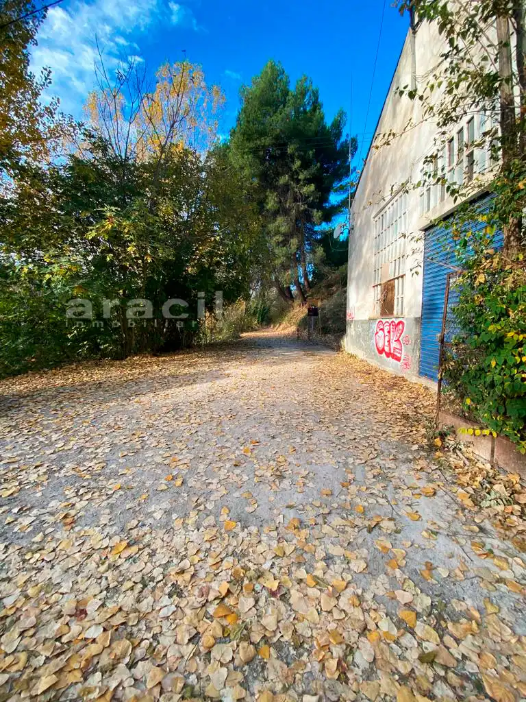 Vista exterior de Nave industrial en venta en Alcoy / Alcoi