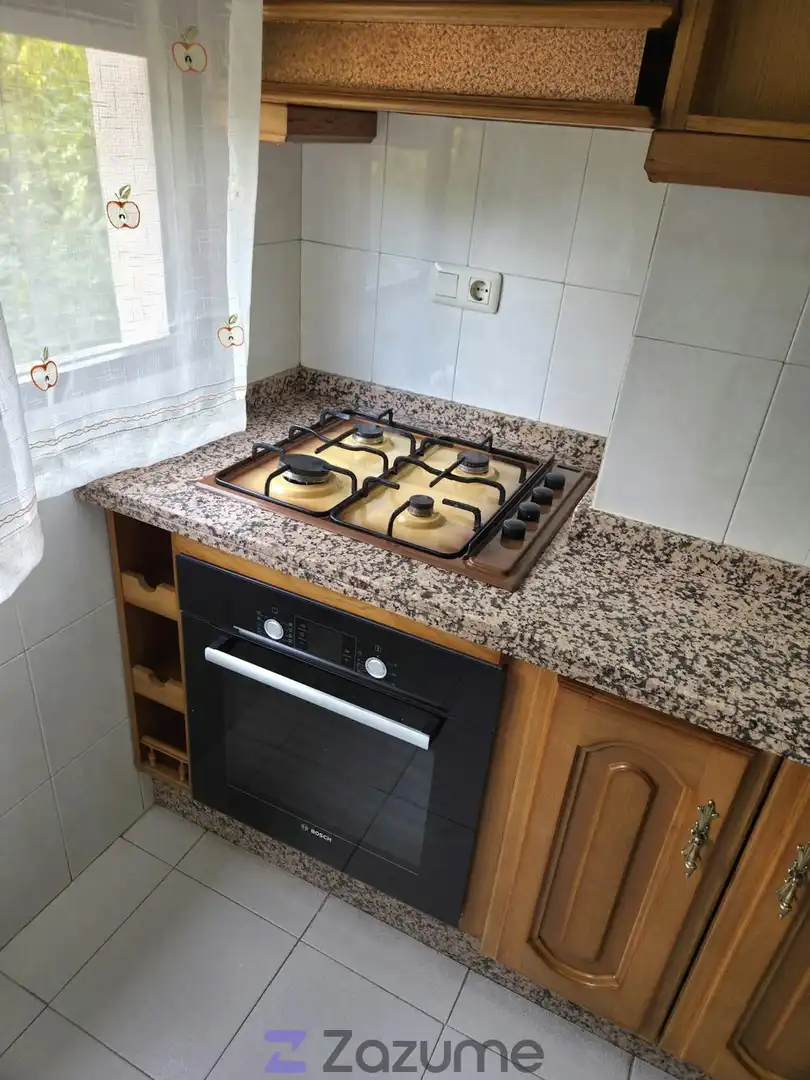 Cocina de Piso de alquiler en Jaén con Jardín privado, Piscina y Amueblado