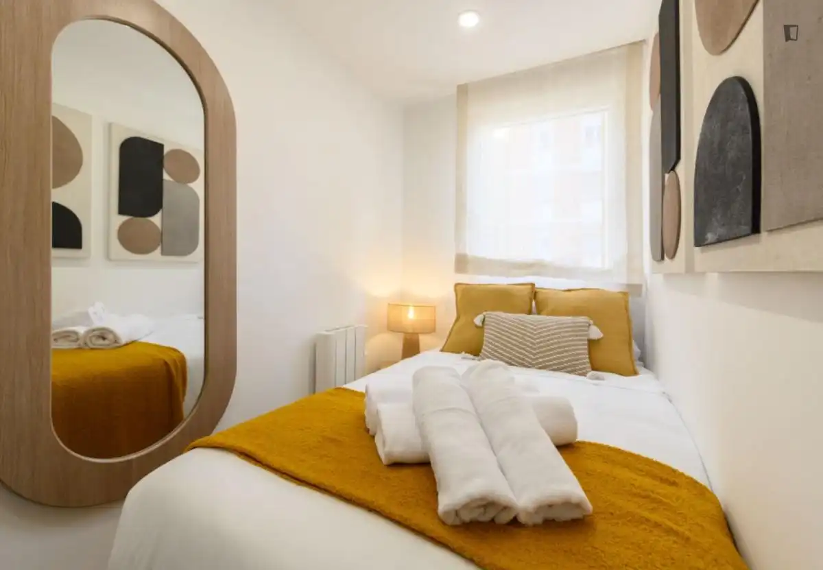 Habitación de Apartamento de alquiler en Madrid con Aire acondicionado, Calefacción y Amueblado