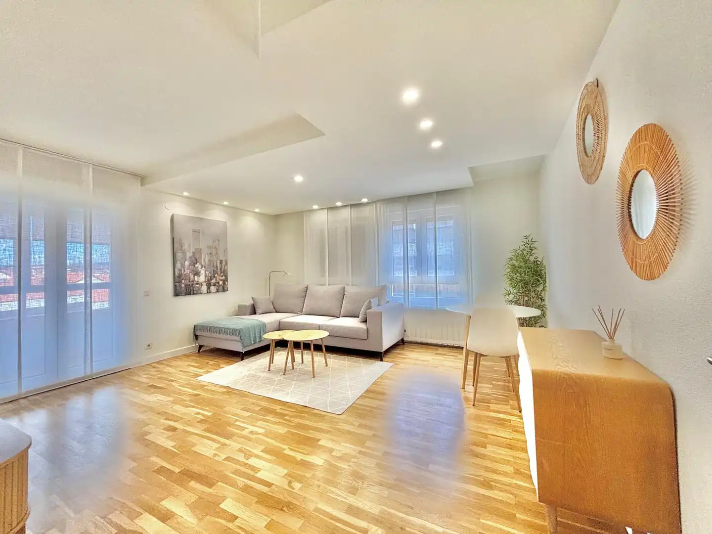 Living room of Flat for rent in  Pamplona / Iruña  with Heating, Parquet flooring and Terrace
