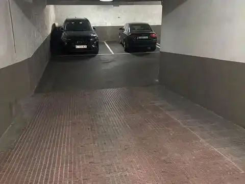Parking de Garaje de alquiler en Oviedo 