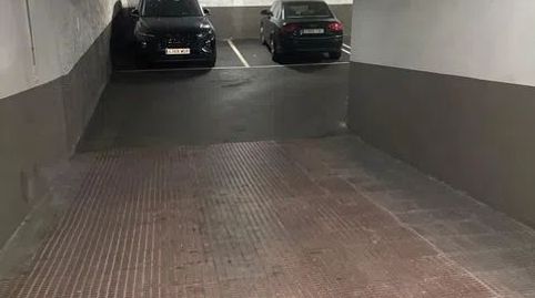 Foto 2 de Garaje de alquiler en Avenida Hermanos Menéndez Pidal, 4, Llamaquique, Oviedo