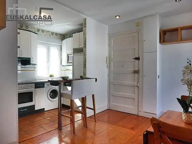 Cocina de Piso en venta en Bilbao  con Calefacción y Balcón
