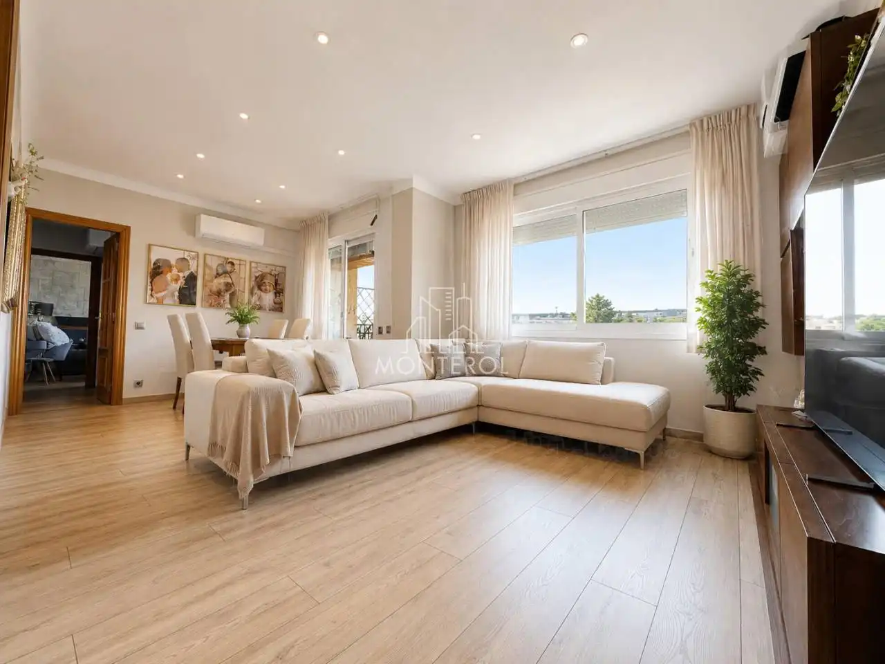 Sala d'estar de Apartament en venda en Sabadell amb Aire condicionat i Terrassa