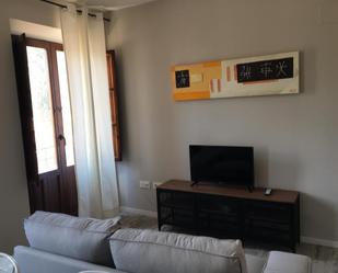 Sala d'estar de Pis de lloguer en  Granada Capital amb Balcó